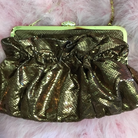 Metallic gathered clutch - Picture 5 of 6